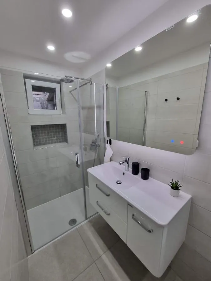 Seaview Apartment Luka With Free Private Parking In Mošćenička Draga